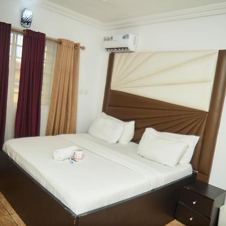 Vhs Vinchee Suites لاغوس المظهر الخارجي الصورة