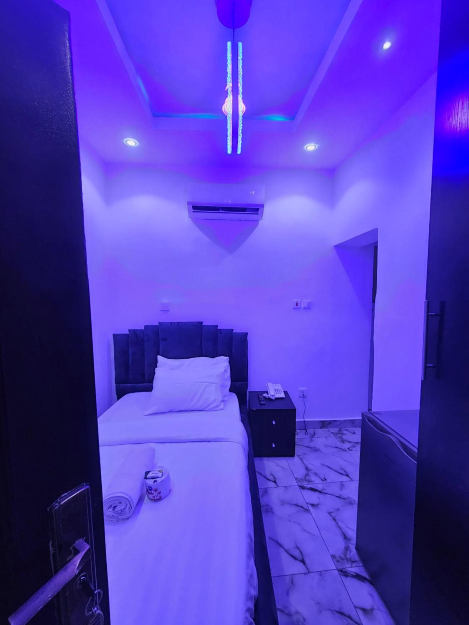 Vhs Vinchee Suites لاغوس المظهر الخارجي الصورة