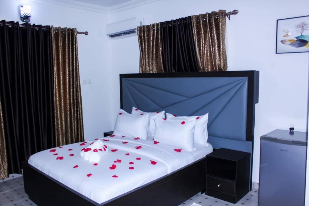 Vhs Vinchee Suites لاغوس المظهر الخارجي الصورة