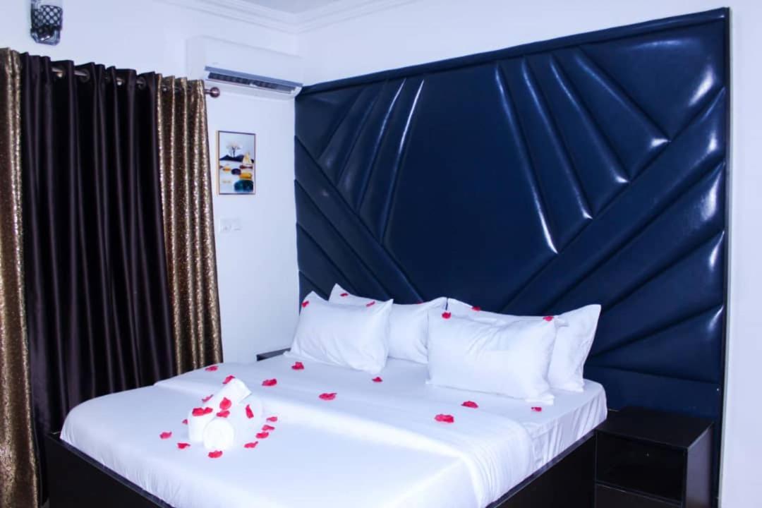 Vhs Vinchee Suites لاغوس المظهر الخارجي الصورة