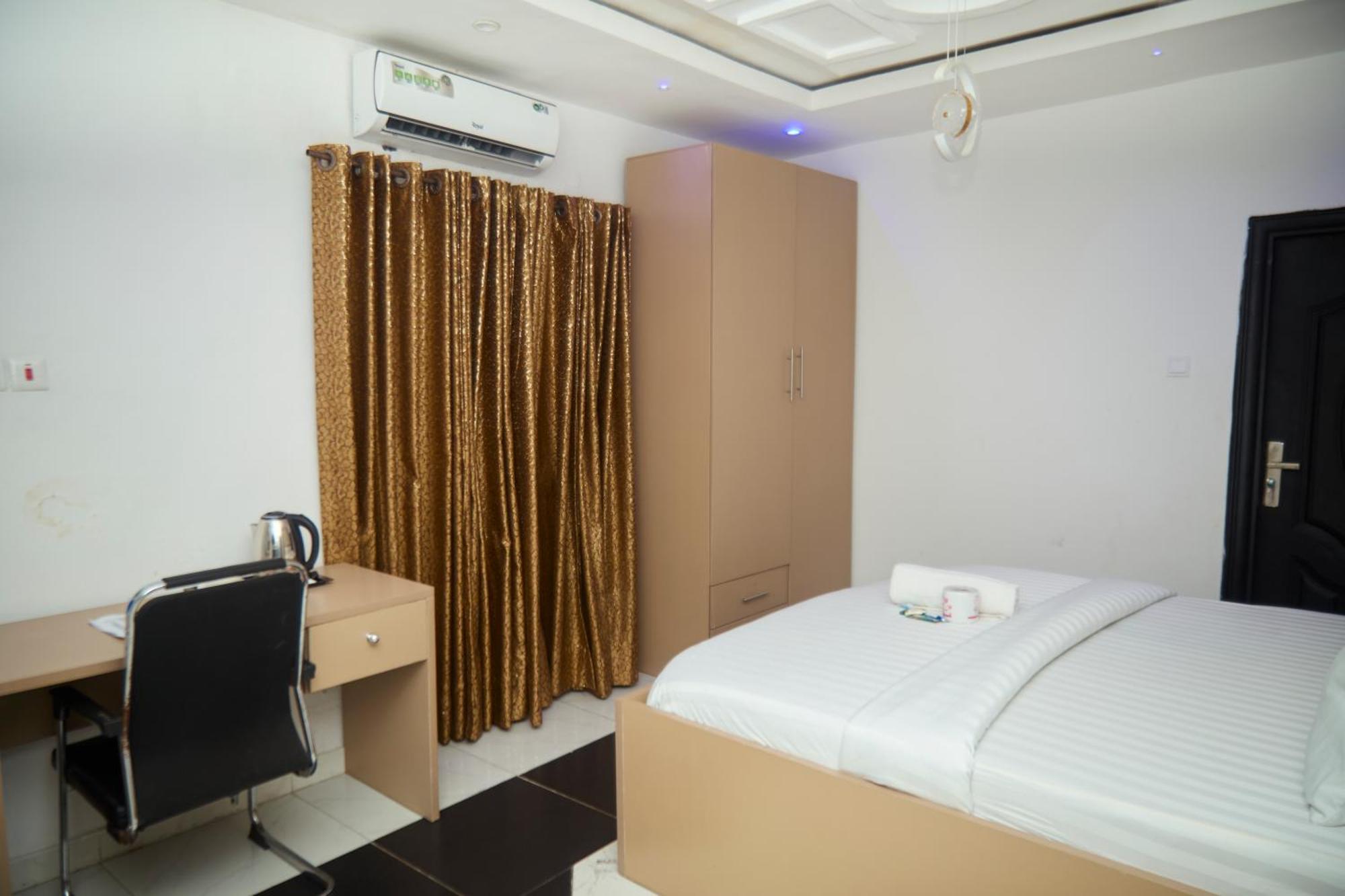 Vhs Vinchee Suites لاغوس المظهر الخارجي الصورة