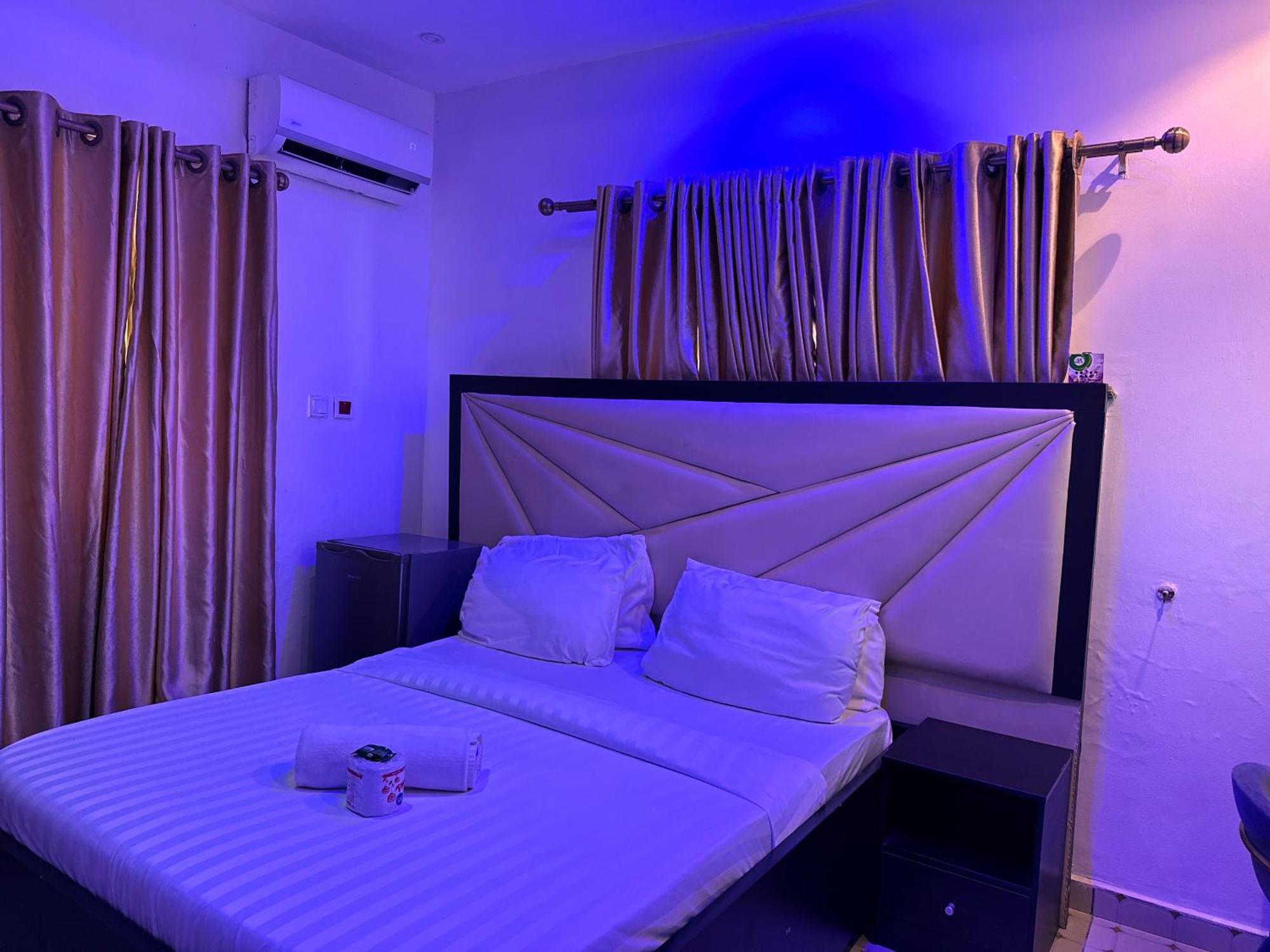 Vhs Vinchee Suites لاغوس المظهر الخارجي الصورة